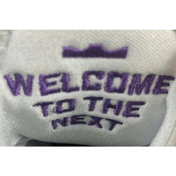 Nike LeBron 17 Bron 2K Playoffs Men's Size 6.5 White Multi basketball BQ3177-101 - Picture 8 of 8